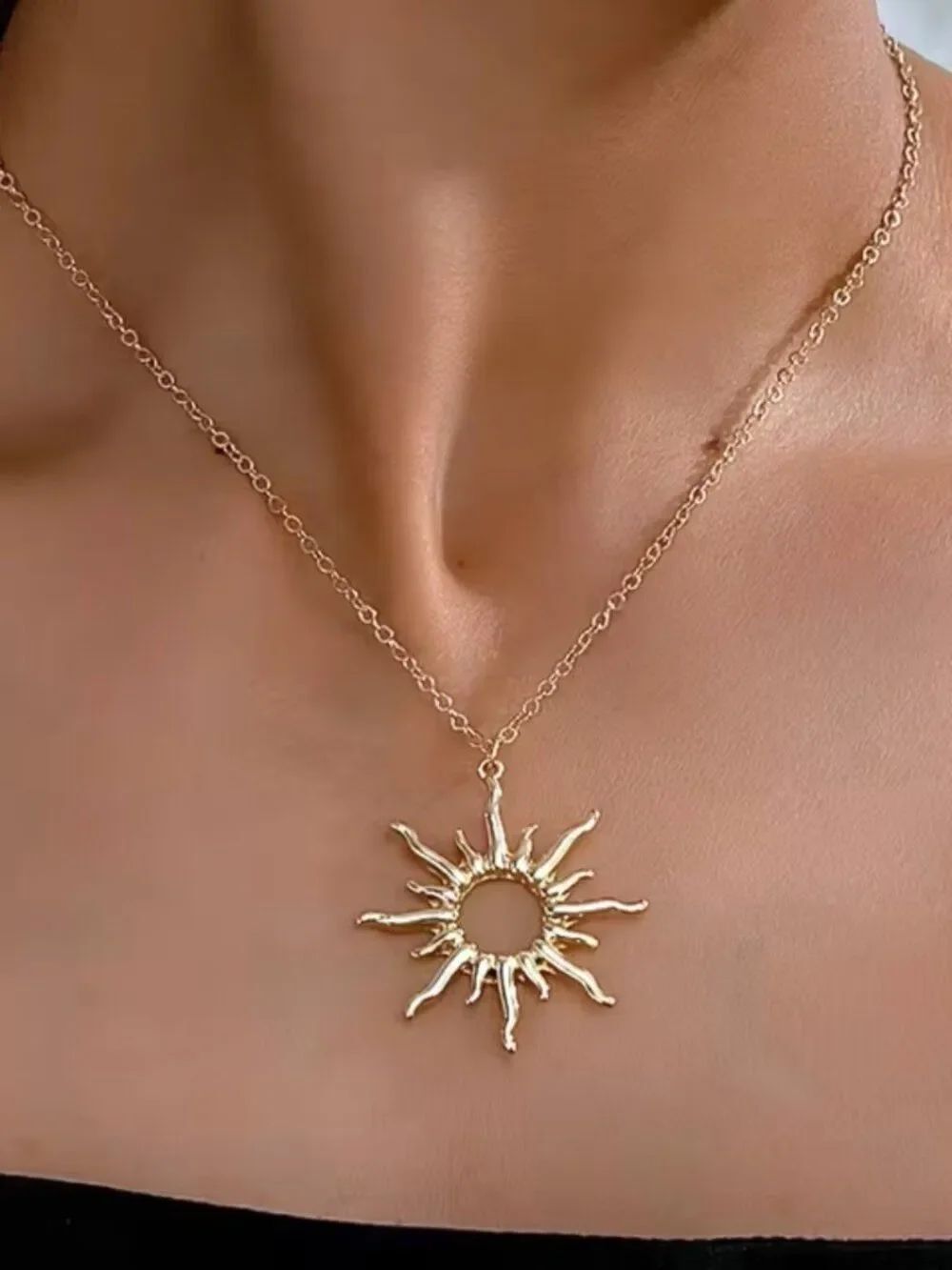 NWT Gold Sunburst Pendant Necklace 15” + 2” Extender Celestial Boho Sun Charm